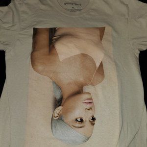 Sweetner Ariana Grande T-shirt